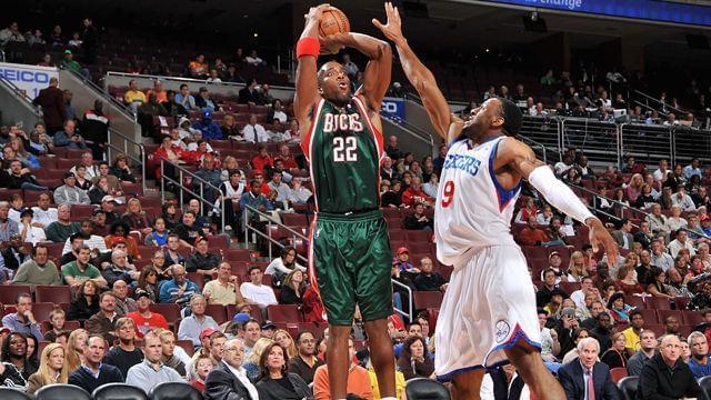 前锋或中场 前锋或中场