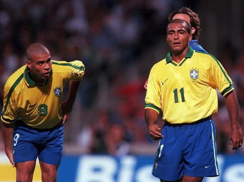 将目光投向 将目光投向